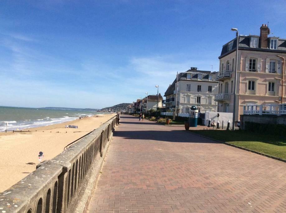 Cabourg Centre, Appartement Pour 4 Personnes A 100M De La Mer 外观 照片
